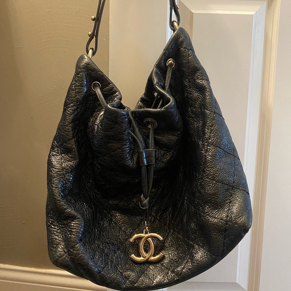 Chanel on the go Bucket Bag